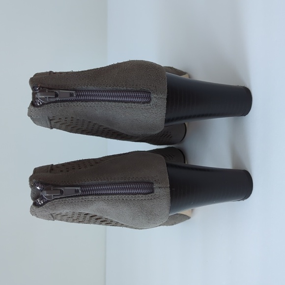 Brooks Brothers High Heeled Bootie Suede Open Toe Cut Out Grey size 8 - Picture 4 of 11